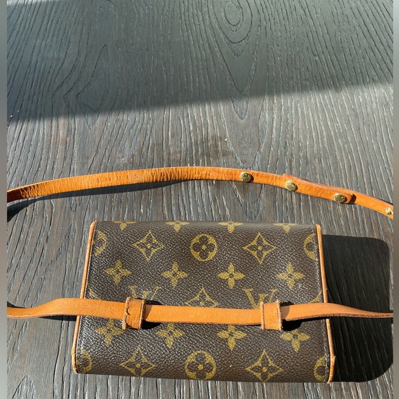Auth Louis Vuitton Waist Bag / Fannypack Monogram Pochette Florentine - Picture 2 of 7
